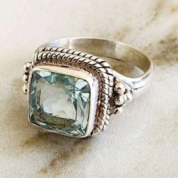 ๐NWOT Elegant Silver Designer Inspired Vintage Blue Gemstone Ring Size 7๐ - Picture 2 of 5